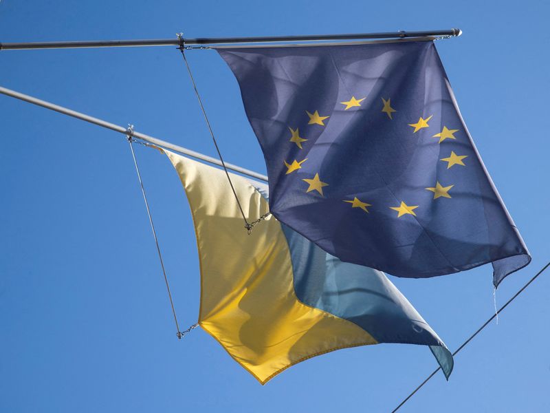 &copy; Reuters. 欧州議会は１９日、人権や自由を擁護する活動を行う個人や組織をたたえる「サハロフ賞」を、ロシアの侵攻と戦っているウクライナ国民に授与すると発表した。９月１９日、ベルンで撮影