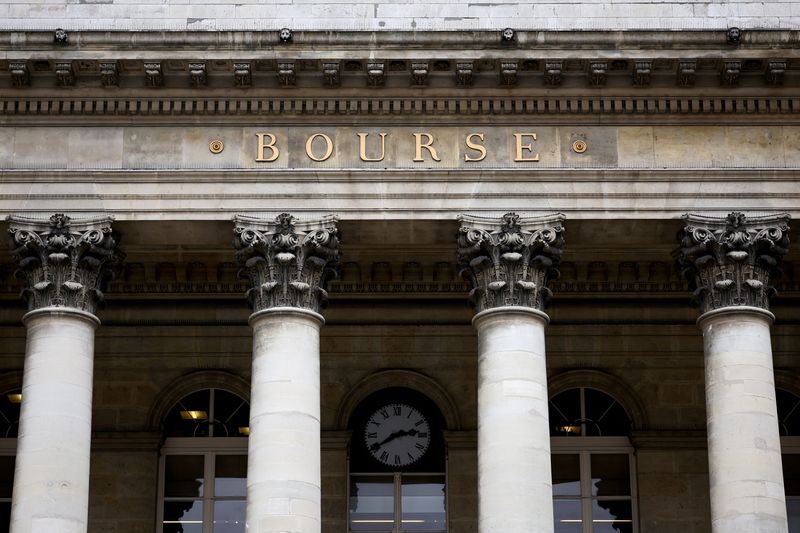 &copy; Reuters. Photo d'illustration du Palais Brogniard, l'ancienne Bourse de Paris. /Photo d'archives/REUTERS/Sarah Meyssonnier