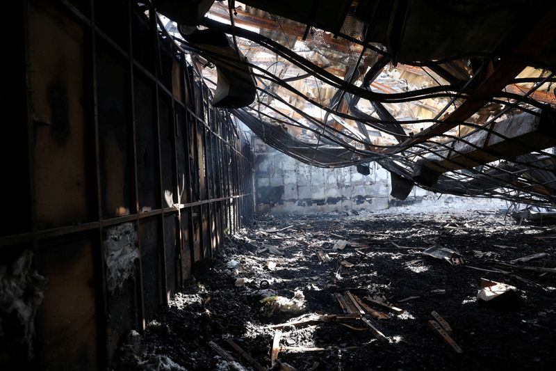 &copy; Reuters. منظر عام لآثار حريق سجن إيفين بطهران يوم 17 أكتوبر تشرين الأول 2022. صورة لرويترز من وكالة أنباء غرب آسيا. 