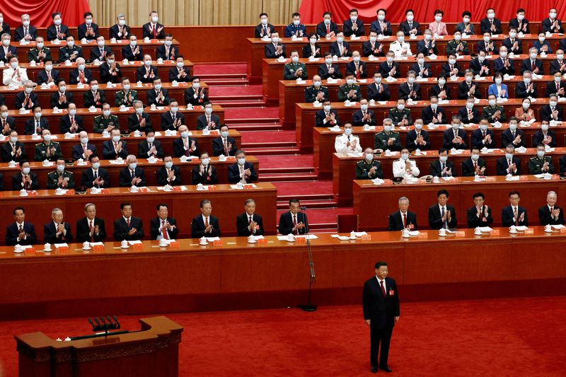 &copy; Reuters. FOTO DE ARCHIVO. El presidente chino, Xi Jinping, asiste a la ceremonia de apertura del 20º Congreso Nacional del Partido Comunista de China, en el Gran Salón del Pueblo en Pekín, China. 16 de octubre de 2022. REUTERS/Thomas Peter