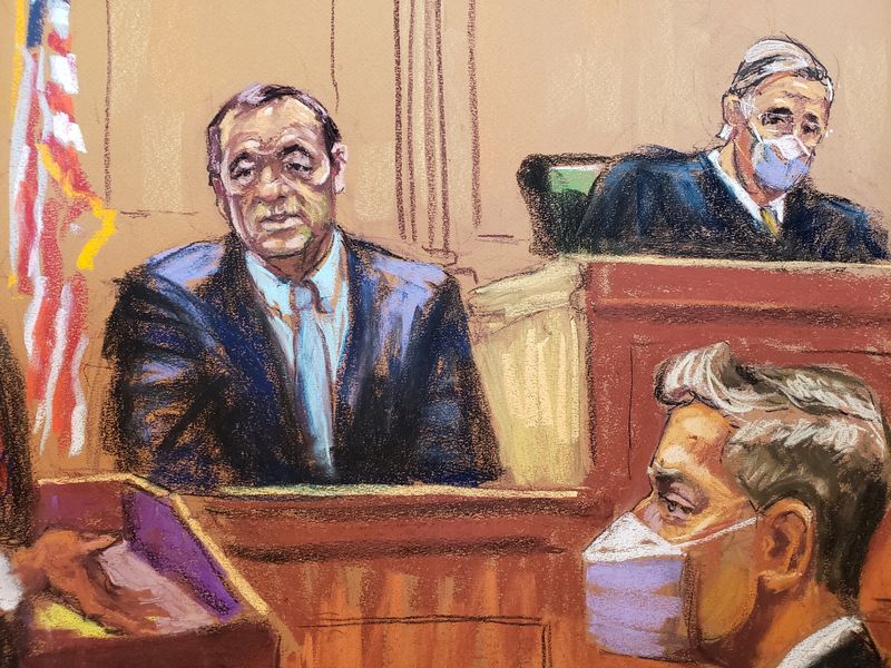 &copy; Reuters. Kevin Spacey is cross examined during Anthony Rapp's (R) civil sex abuse case against Spacey in this courtroom sketch from the trial in New York, U.S., October 18, 2022 as U.S. District Judge Lewis Kaplan presides. REUTERS/Jane Rosenberg