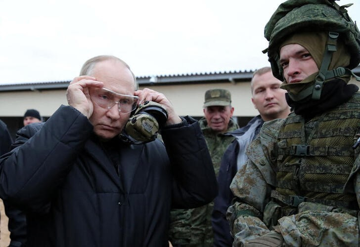 &copy; Reuters. El presidente ruso, Vladimir Putin, visita un centro de entrenamiento de reservistas movilizados en la región de Ryazan, Rusia. 20 octubre 2022. Sputnik/Mikhail Klimentyev/Kremlin vía Reuters. ATENCIÓN EDITORES - ESTA IMAGEN FUE ENTREGADA POR UNA TERCE