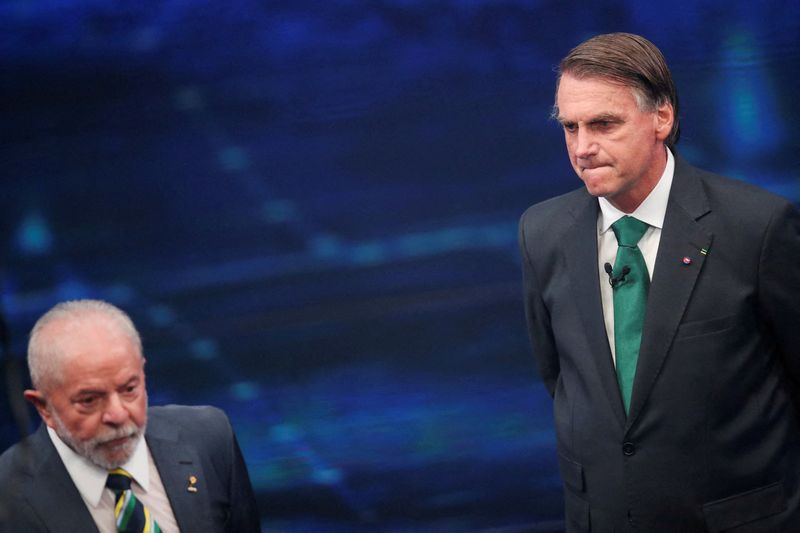 &copy; Reuters. Luiz Inácio Lula da Silva e Jair Bolsonaro durante debate eleitoral, São Paulo, Brasil, 16/10/2022. REUTERS/Mariana Greif 