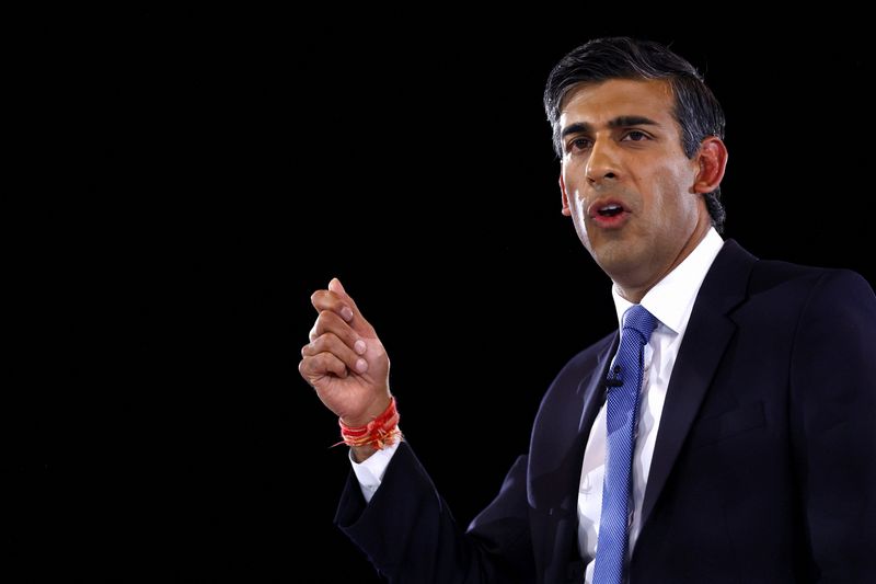 &copy; Reuters. El candidato al liderazgo de los conservadores, Rishi Sunak, habla en un acto electoral, parte de la campaña de liderazgo del Partido Conservador, en Londres, Reino Unido, el 31 de agosto de 2022. REUTERS/Hannah McKay