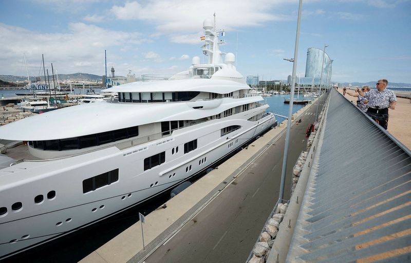 &copy; Reuters. Superyacht Meridian A, formerly registered as Valerie (linked to chief of Russian state aerospace and defence conglomerate Rostec, Sergei Chemezov), is docked at Marina Vela Barcelona port while it's frozen by Spanish authorities in Barcelona, Spain, Sept