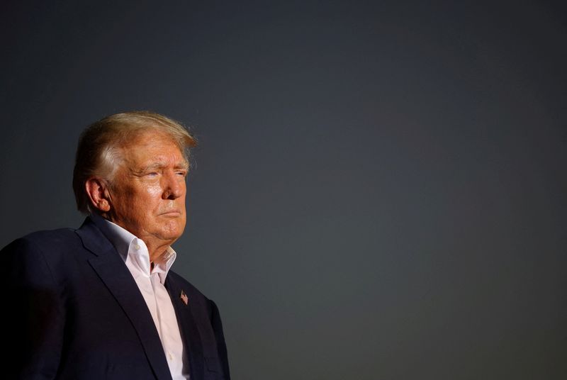 &copy; Reuters. الرئيس الأمريكي السابق دونالد ترامب في ولاية أريزونا يوم التاسع من أكتوبر تشرين الأول 2022. تصوير: برايان سنايدر - رويترز. 