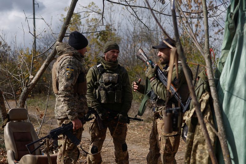 Ukraine troops say Russian woes could preface pullback in south