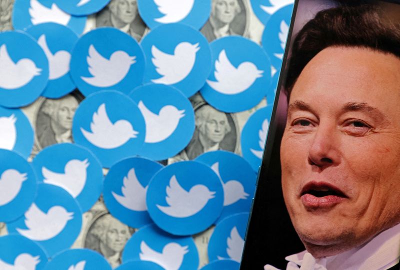 &copy; Reuters. FILE PHOTO: Elon Musk photo, Twitter logos and U.S. dollar banknotes are seen in this illustration, August 10, 2022. REUTERS/Dado Ruvic/Illustration