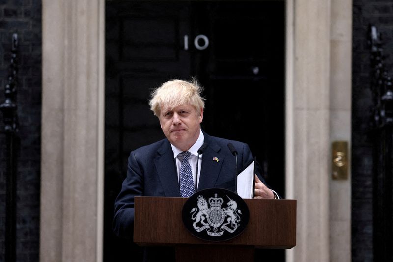 &copy; Reuters. رئيس الوزراء البريطاني السابق بوريس جونسون يتحدث في لندن يوم السابع من يوليو تموز 2022. تصوير: هنري نيكولز - رويترز.