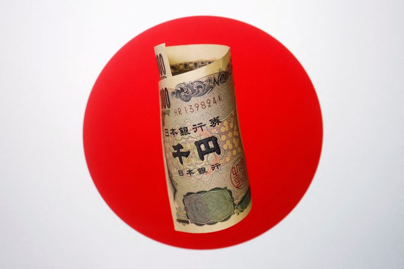 © Reuters. FILE PHOTO: A banknote of Japanese yen is seen in this illustration picture taken June 15, 2022. REUTERS/Florence Lo/Illustration/File Photo