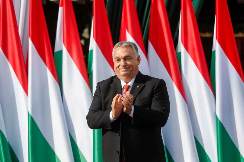 &copy; Reuters. Le Premier ministre hongrois Viktor Orban assiste à l'inauguration du Mindszentyneum lors des célébrations du 66e anniversaire du soulèvement hongrois de 1956, à Zalaegerszeg, en Hongrie. /Photo prise le 23 octobre 2022/REUTERS/Bernadett Szabo