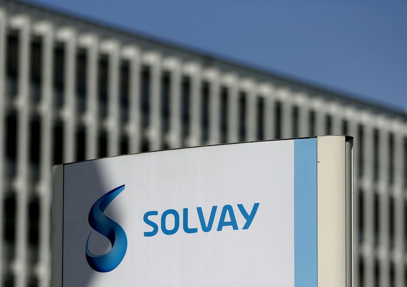 &copy; Reuters. FILE PHOTO: The logo of Belgian chemical group Solvay is seen at its headquarters in Brussels, Belgium, July 29, 2015. REUTERS/Francois Lenoir