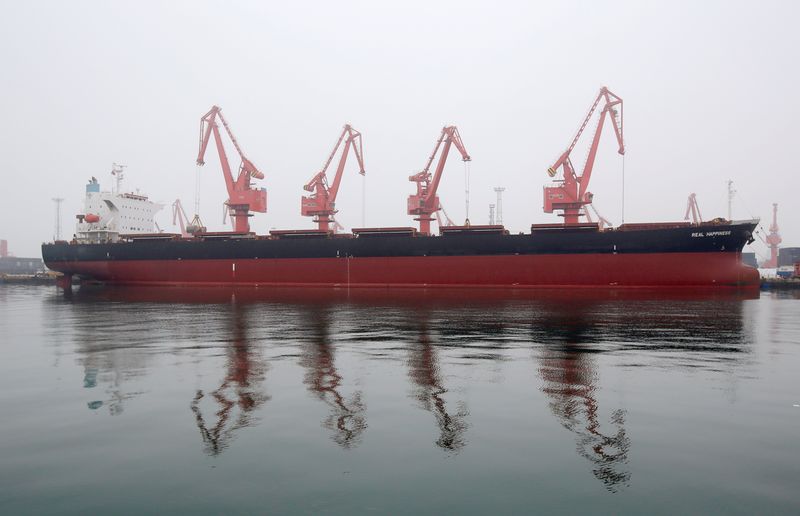 &copy; Reuters. FILE PHOTO: A bulk carrier is seen at Qingdao Port, Shandong province, China, April 21, 2019. Picture taken April 21, 2019. REUTERS/Jason Lee