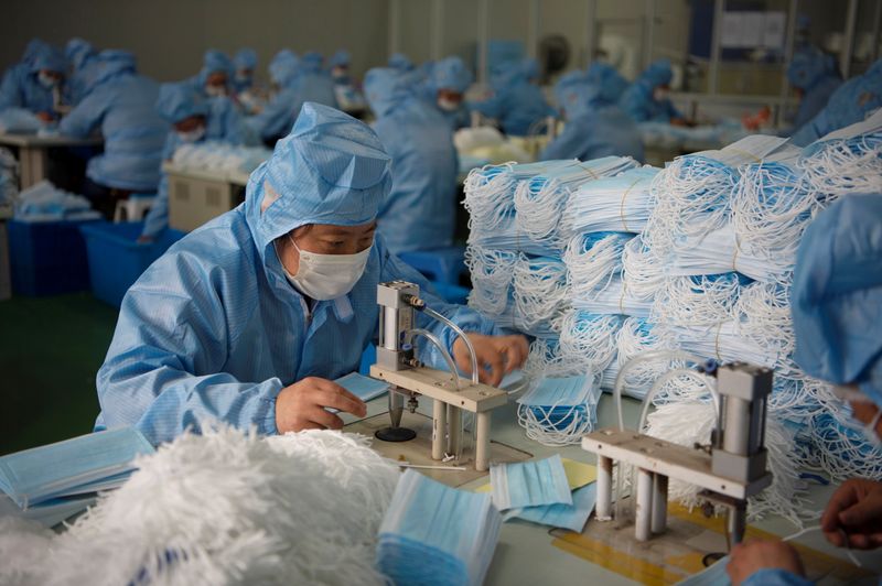 &copy; Reuters. 中国の９月の対北朝鮮輸出の全般的な増加ぺースは鈍化したものの、マスクなど新型コロナウイルス感染拡大に関連する品目の輸出が急増したことが２４日、中国の税関統計で明らかになっ