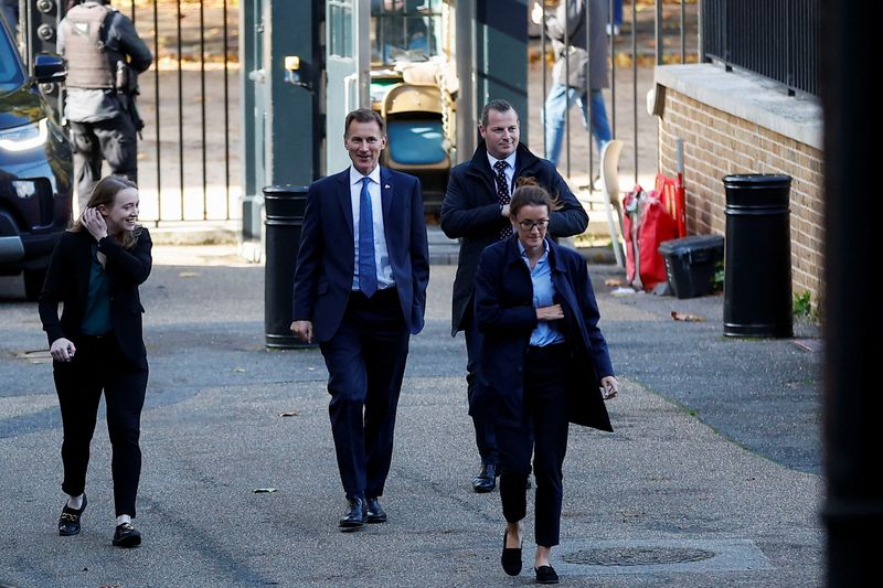 &copy; Reuters. British Chancellor of the Exchequer Jeremy Hunt walks outside Downing Street in London, Britain October 24, 2022. REUTERS/Peter Nicholls