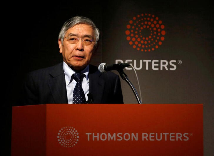 &copy; Reuters. 内閣府幹部によると、黒田東彦日銀総裁は２５日、月例経済報告等に関する関係閣僚会議で、為替の円安ドル高について発言した。写真は、２０１７年３月２４日に都内で開催されたロイタ