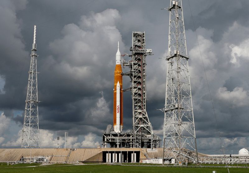 &copy; Reuters. FILE PHOTO: NASA's next-generation moon rocket, the Space Launch System (SLS) with the Orion crew capsule perched on top, stands on launch complex 39B before its rescheduled debut test launch for the Artemis 1 mission at Cape Canaveral, Florida, U.S. Sept