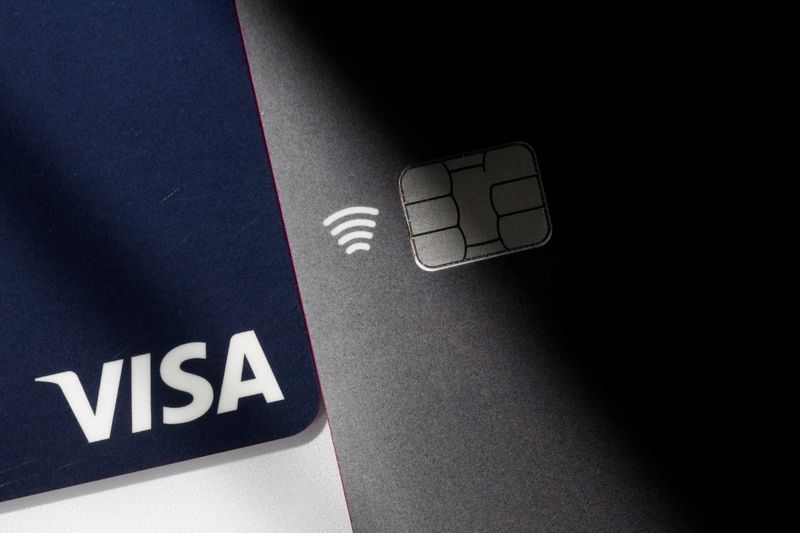 &copy; Reuters. FILE PHOTO: Visa credit and debit cards are seen in this picture illustration taken August 2, 2022. REUTERS/Benoit Tessier