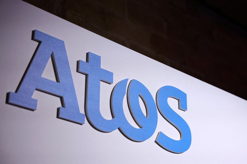 &copy; Reuters. Le logo de la société française Atos lors d'une conférence de presse à Paris. /Photo prise le 16 février 2022/REUTERS/Sarah Meyssonnier