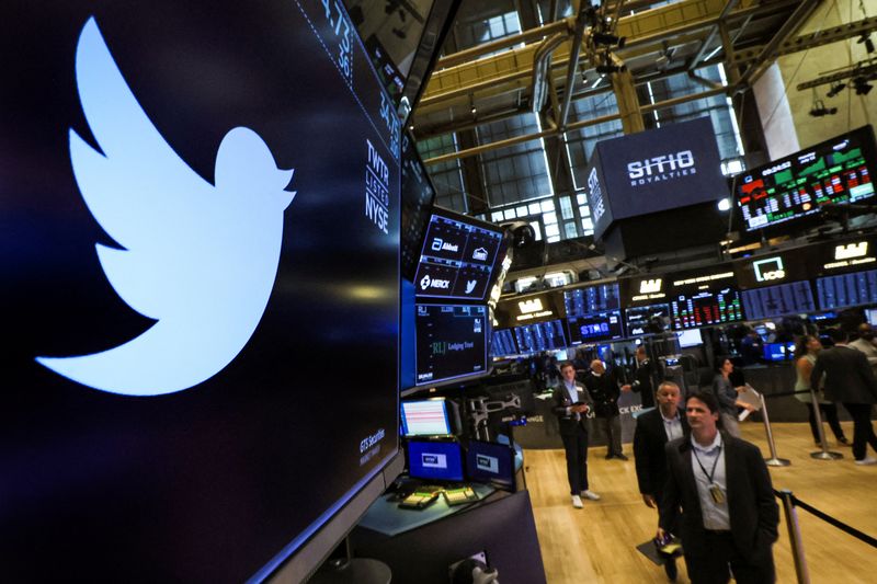 &copy; Reuters. FILE PHOTO: The logo and trading symbol for Twitter is displayed on a screen on the floor of the New York Stock Exchange (NYSE) in New York City, U.S.,  July 11, 2022.  REUTERS/Brendan McDermid