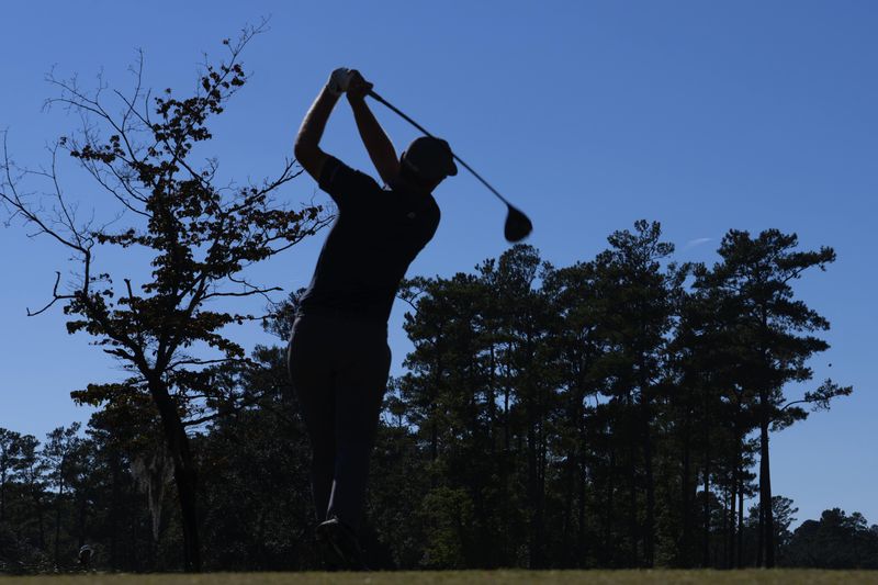 &copy; Reuters. Oct 22, 2022; Ridgeland, South Carolina, USA; Seamus Power plays from the 12th tee during the third round of THE CJ CUP in South Carolina golf tournament. Mandatory Credit: David Yeazell-USA TODAY Sports