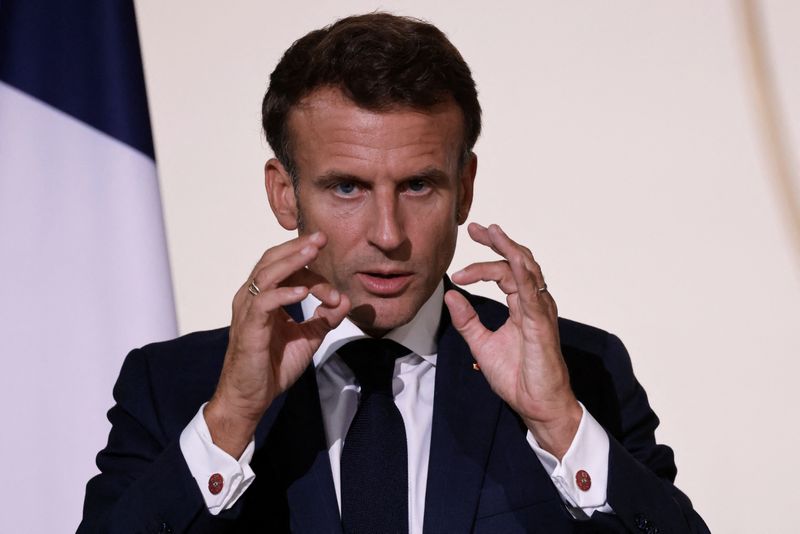 &copy; Reuters. Photo d'archives: Le président Emmanuel Macron prononce un discours lors d'une réception pour les préfets de France à Paris. /Photo prise le 15 septembre 2022/REUTERS/Ludovic Marin