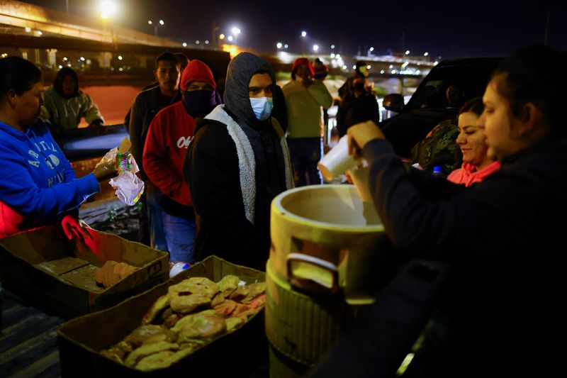 &copy; Reuters. Imigrantes venezuelanos em Ciudad Juarez, no México, após nova política de imigração dos EUA. REUTERS/Jose Luis Gonzalez