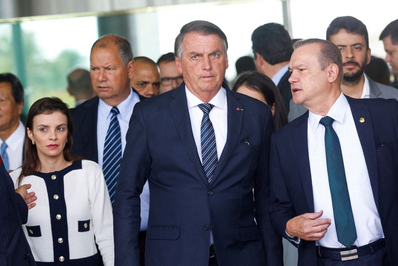 &copy; Reuters. Presidente e candidato à reeleição Jair Bolsonaro no Palácio da Alvorada
05/10/2022
REUTERS/Adriano Machado