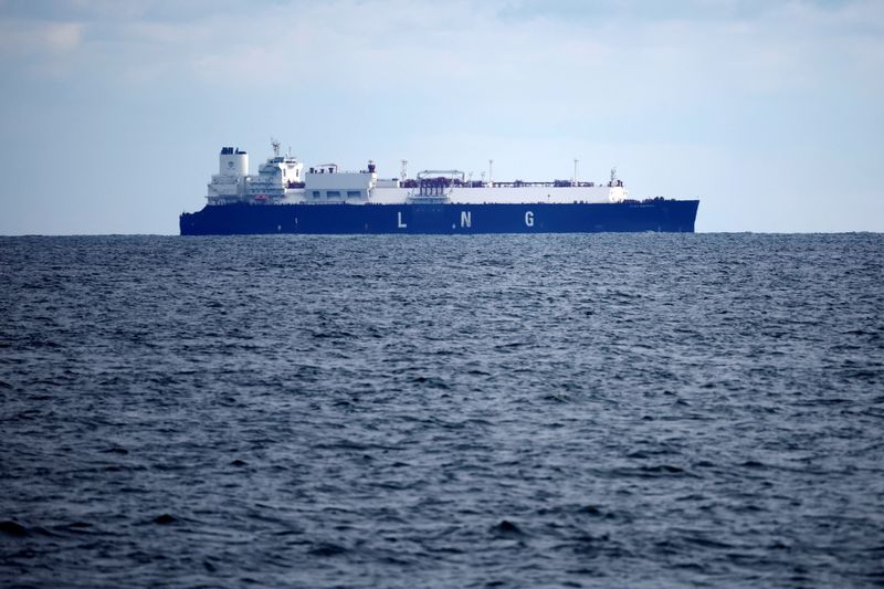 &copy; Reuters. FILE PHOTO: The liquefied natural gas (LNG) carrier Flex Rainbow sails near the Saint-Nazaire offshore wind farm, off the coast of the Guerande peninsula in western France, September 30, 2022. REUTERS/Stephane Mahe