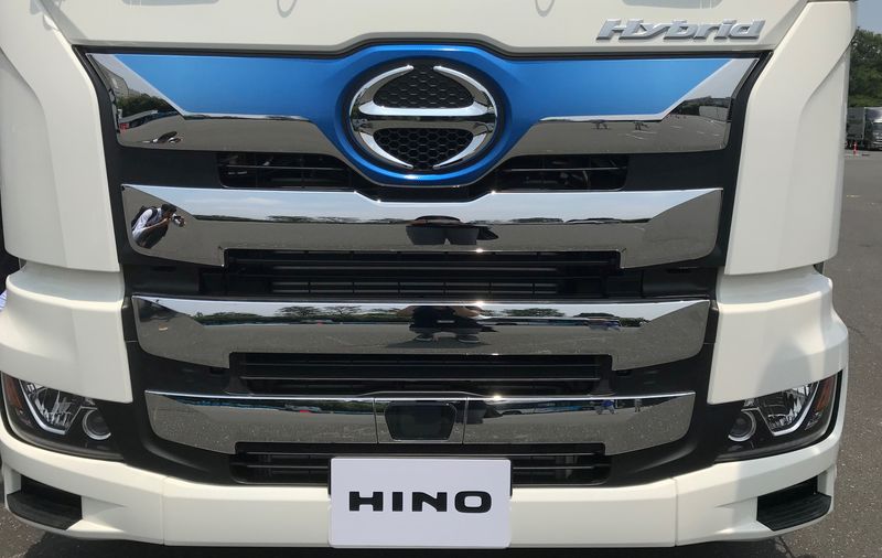 &copy; Reuters. FILE PHOTO: Hino Motors Ltd displays its new Hybrid Profia, a diesel-hybrid version of its large commercial truck model at its R&D Centre at Hino in Tokyo, Japan July 17, 2018. REUTERS/Naomi Tajitsu