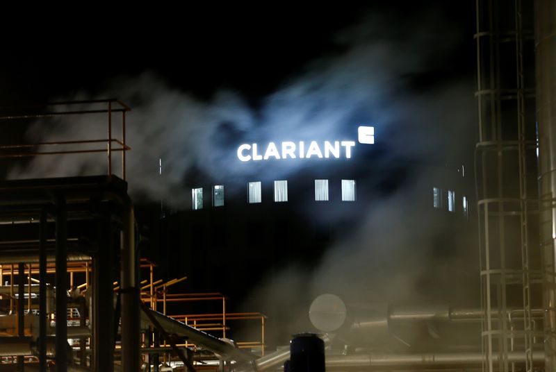 &copy; Reuters. FILE PHOTO: The logo of Swiss specialty chemicals company Clariant is seen at the company's headquarters in Pratteln, Switzerland October 29, 2017.  REUTERS/Arnd Wiegmann