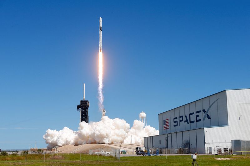 Elon Musk's SpaceX partners with Philippine tycoon on satellite service