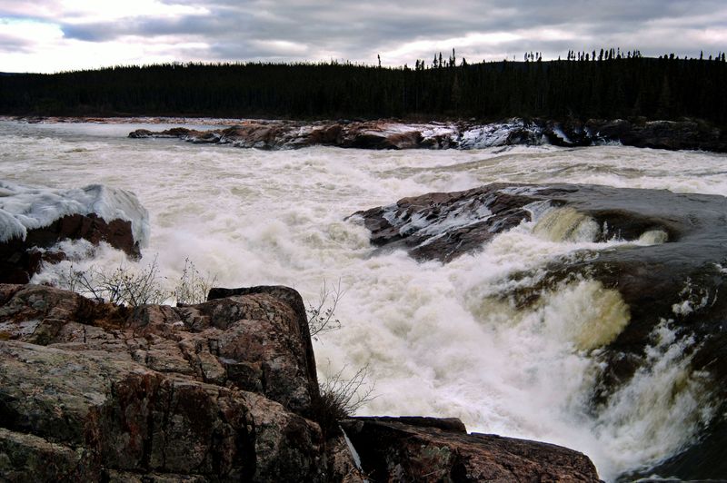 &copy; Reuters. FILE PHOTO: Muskrat Falls is seen at the Churchill River in central Labrador in this undated file photograph. REUTERS /Greg Locke/Files 