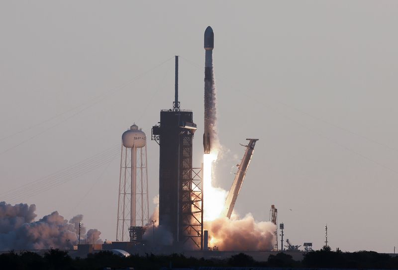 &copy; Reuters. Foguete Falcon 9, da SpaceX, decola do Centro Espacial Kennedy, no Cabo Canaveral, no Estado norte-americano da Flórida
18/05/2022 REUTERS/Joe Skipper