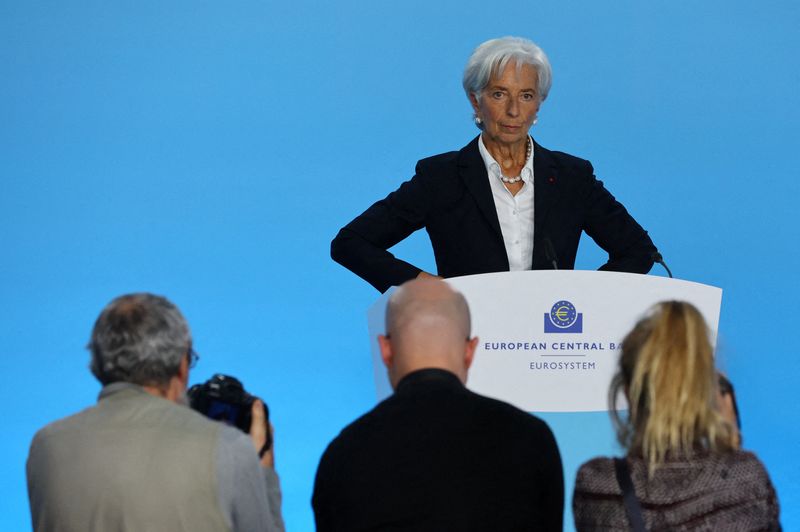 © Reuters. European Central Bank (ECB) President Christine Lagarde attends a news conference following the ECB's monetary policy meeting in Frankfurt, Germany October 27, 2022. REUTERS/Wolfgang Rattay 