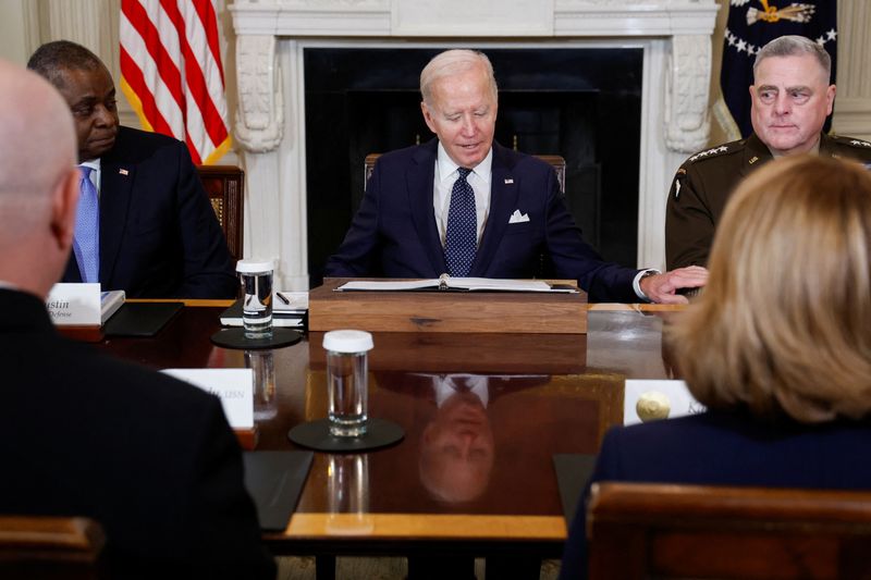 © Reuters. Presidente dos EUA, Joe  Biden, se reúne com líderes do Departamento de Defesa, em Washington
26/10/2022
REUTERS/Jonathan Ernst