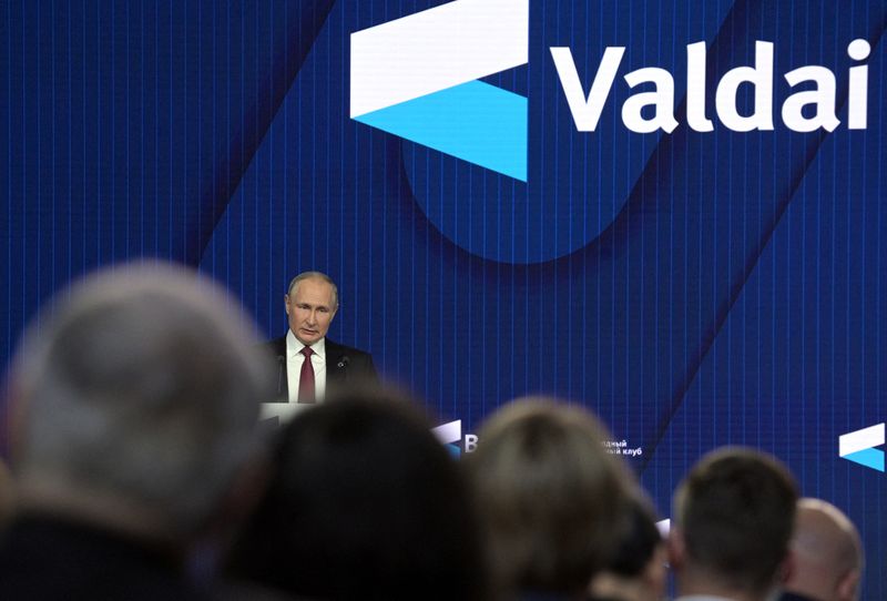 &copy; Reuters. Russian President Vladimir Putin delivers a speech during the 19th Annual Meeting of the Valdai Discussion Club in Moscow, Russia October 27, 2022. Sputnik/Pavel Barykin/Pool via REUTERS 