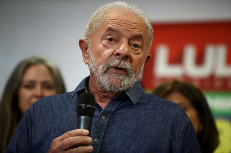 &copy; Reuters. Former Brazil's President and current presidential candidate Luiz Inacio Lula da Silva speaks during a meeting with municipal mayors in Sao Paulo, Brazil, October 26, 2022. REUTERS/Carla Carniel