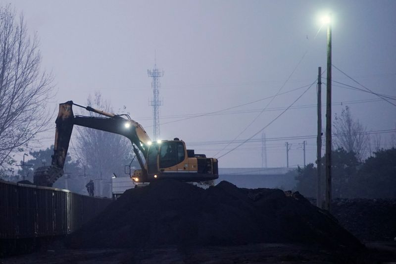 China coal trade disrupted by COVID outbreaks as winter looms