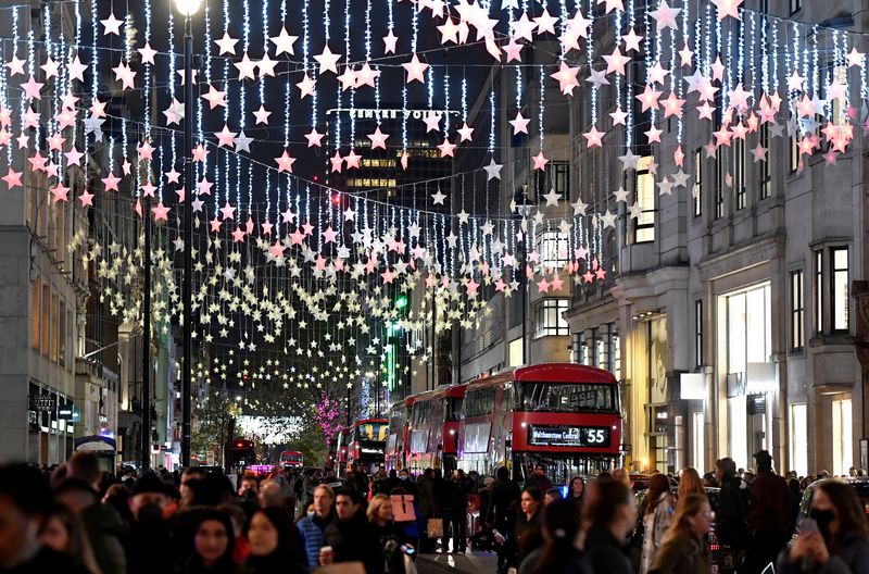 Analysis-European retailers are on investors' naughty lists this Christmas