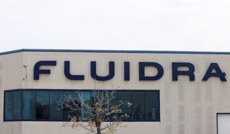 &copy; Reuters. FILE PHOTO: The entrance of Fluidra SA is pictured in a business complex, which is a Spain-based company active in the pool and wellness equipment business, outskirts of Barcelona, Spain, April 28, 2022. REUTERS/Nacho Doce
