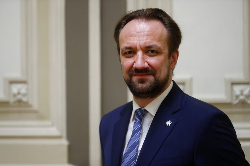 &copy; Reuters. FOTO DE ARCHIVO. El gobernador del banco central de Lituania, Gediminas Simkus, posa para una foto en Vilna, Lituania. 1 de abril de 2021. REUTERS/Ints Kalnins