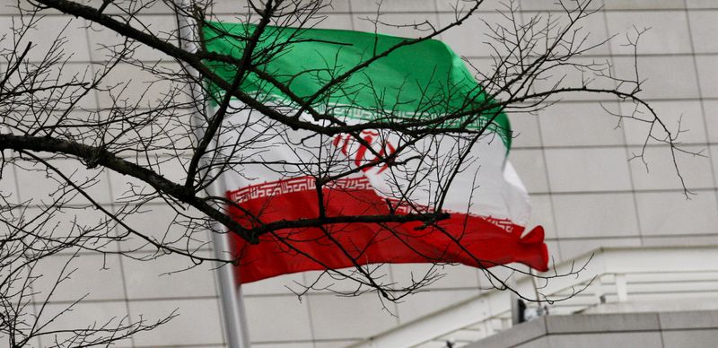 &copy; Reuters. علم إيران على سفارتها في العاصمة الألمانية برلين في صورة من أرشيف رويترز.