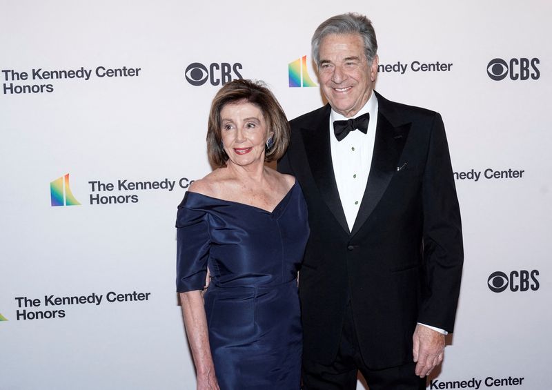 &copy; Reuters. Nancy Pelosi e o marido Paul em Washington
 8/12/2019     REUTERS/Joshua Roberts