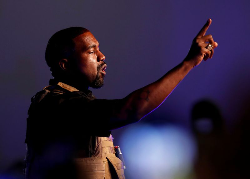 &copy; Reuters. FILE PHOTO: Rapper Kanye West makes a point as he holds his first rally in support of his presidential bid in North Charleston, South Carolina, U.S. July 19, 2020.  REUTERS/Randall Hill
