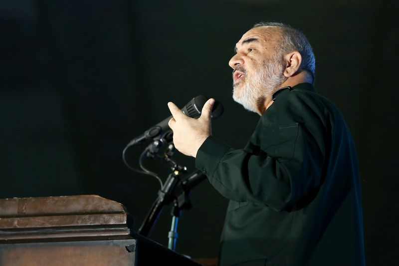 © Reuters. قائد الحرس الثوري الإيراني حسين سلامي يلقي كلمة في طهران يوم 13 فبراير شباط 2022. صورة لرويترز من وكالة أنباء غرب آسيا 