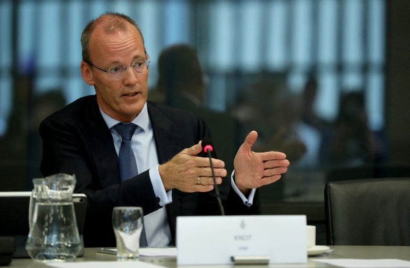 &copy; Reuters. Photo d'archives de Klaas Knot, membre du Conseil des gouverneurs de la BCE, lors d'une audition parlementaire néerlandaise à La Haye, aux Pays-Bas. /Photo prise le 23 septembre 2019/REUTERS/Eva Plevier.
