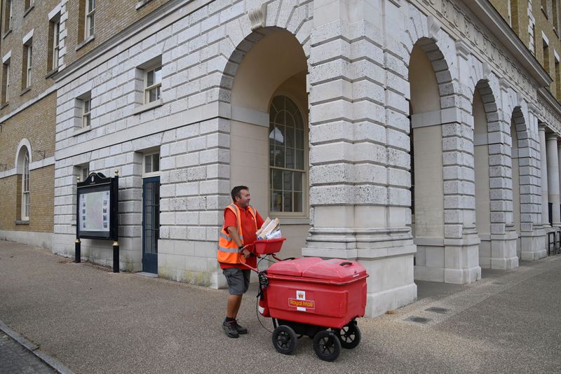 Royal Mail workers' union withdraws November strike plan in UK