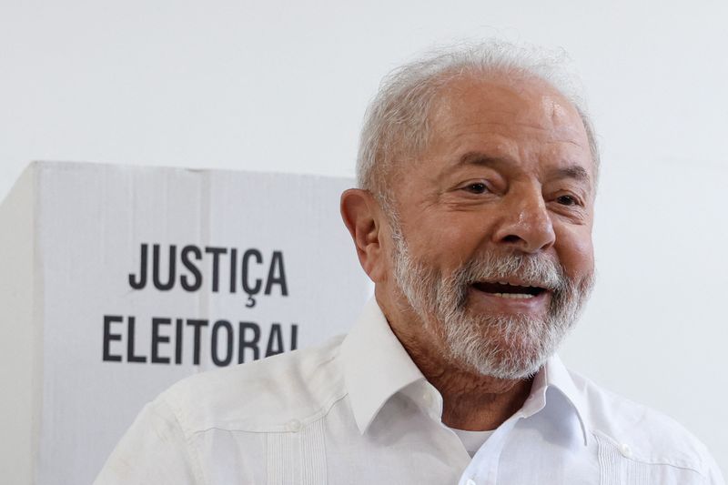 &copy; Reuters. Ex-presidente Lula vota em São Bernardo do Campo (SP)
30/10/2022
REUTERS/Amanda Perobelli