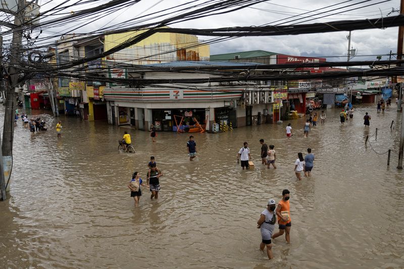 Storm Nalgae kills 80 in the Philippines, with 31 missing